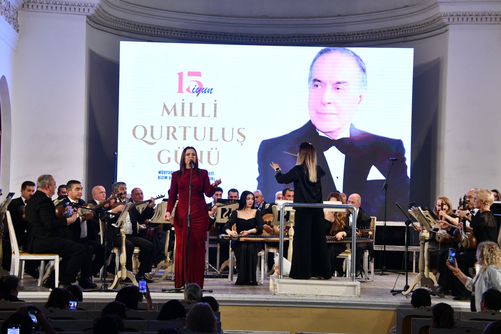 В Баку состоялся торжественный концерт, посвящённый Дню национального спасения (ФОТО)