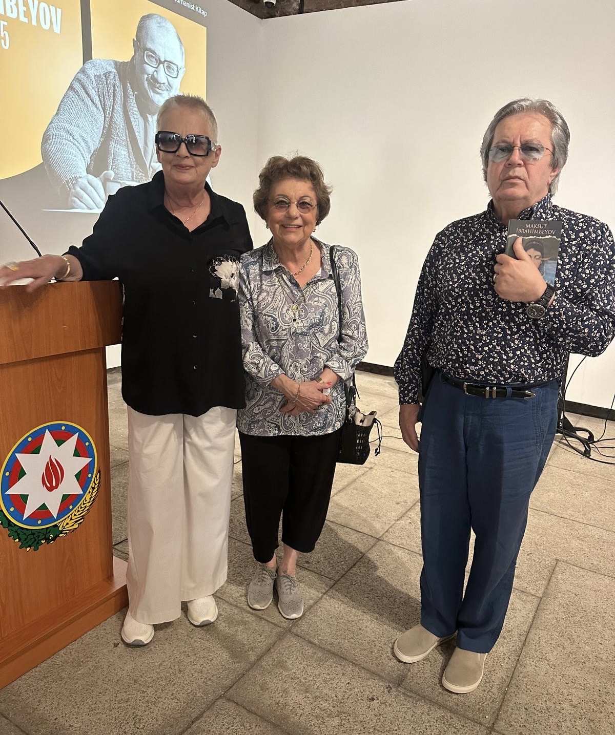 В Стамбуле презентован роман Максуда Ибрагимбекова "Приходила женщина в черном" на турецком языке (ФОТО)