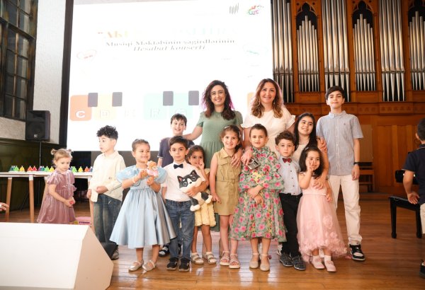 Акустическая палитра Баку - колокольчики, фортепиано, вокал (ФОТО)