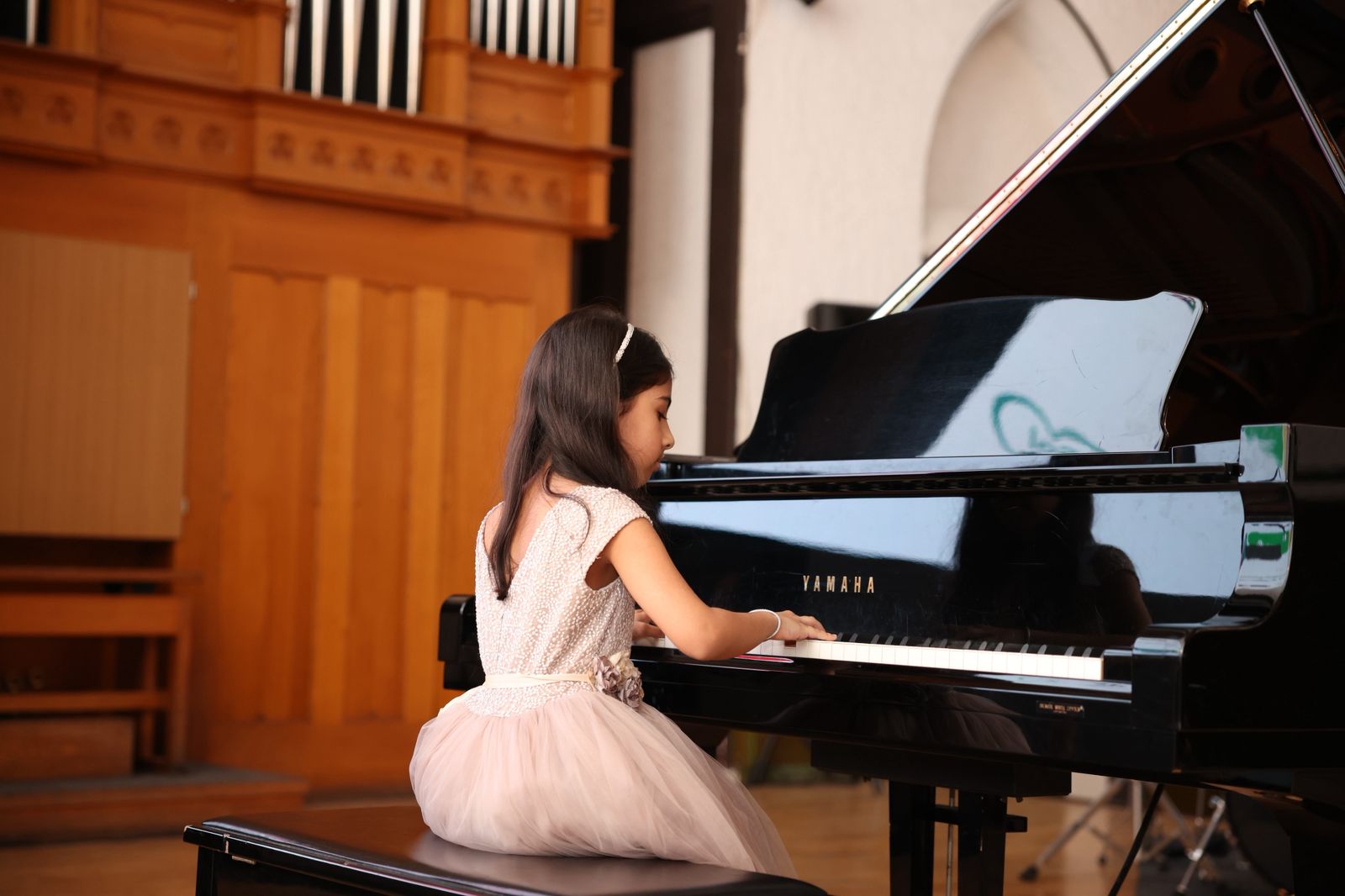 Акустическая палитра Баку - колокольчики, фортепиано, вокал (ФОТО)