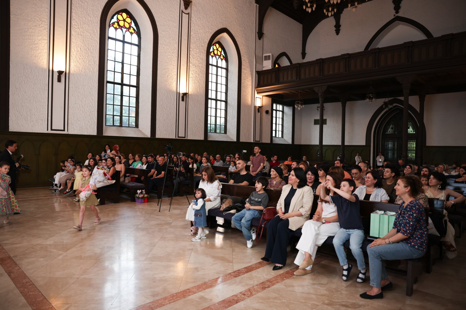 Акустическая палитра Баку - колокольчики, фортепиано, вокал (ФОТО)
