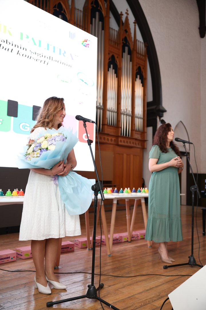 Акустическая палитра Баку - колокольчики, фортепиано, вокал (ФОТО)