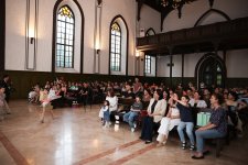 Акустическая палитра Баку - колокольчики, фортепиано, вокал (ФОТО)