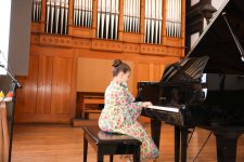 Акустическая палитра Баку - колокольчики, фортепиано, вокал (ФОТО)