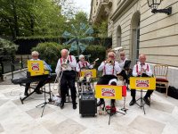 Французские пенсионеры в ритме диксиленда на презентации культурного наследия Азербайджана в Париже (ВИДЕО, ФОТО)