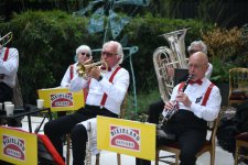 Французские пенсионеры в ритме диксиленда на презентации культурного наследия Азербайджана в Париже (ВИДЕО, ФОТО)