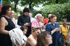 Французские пенсионеры в ритме диксиленда на презентации культурного наследия Азербайджана в Париже (ВИДЕО, ФОТО)