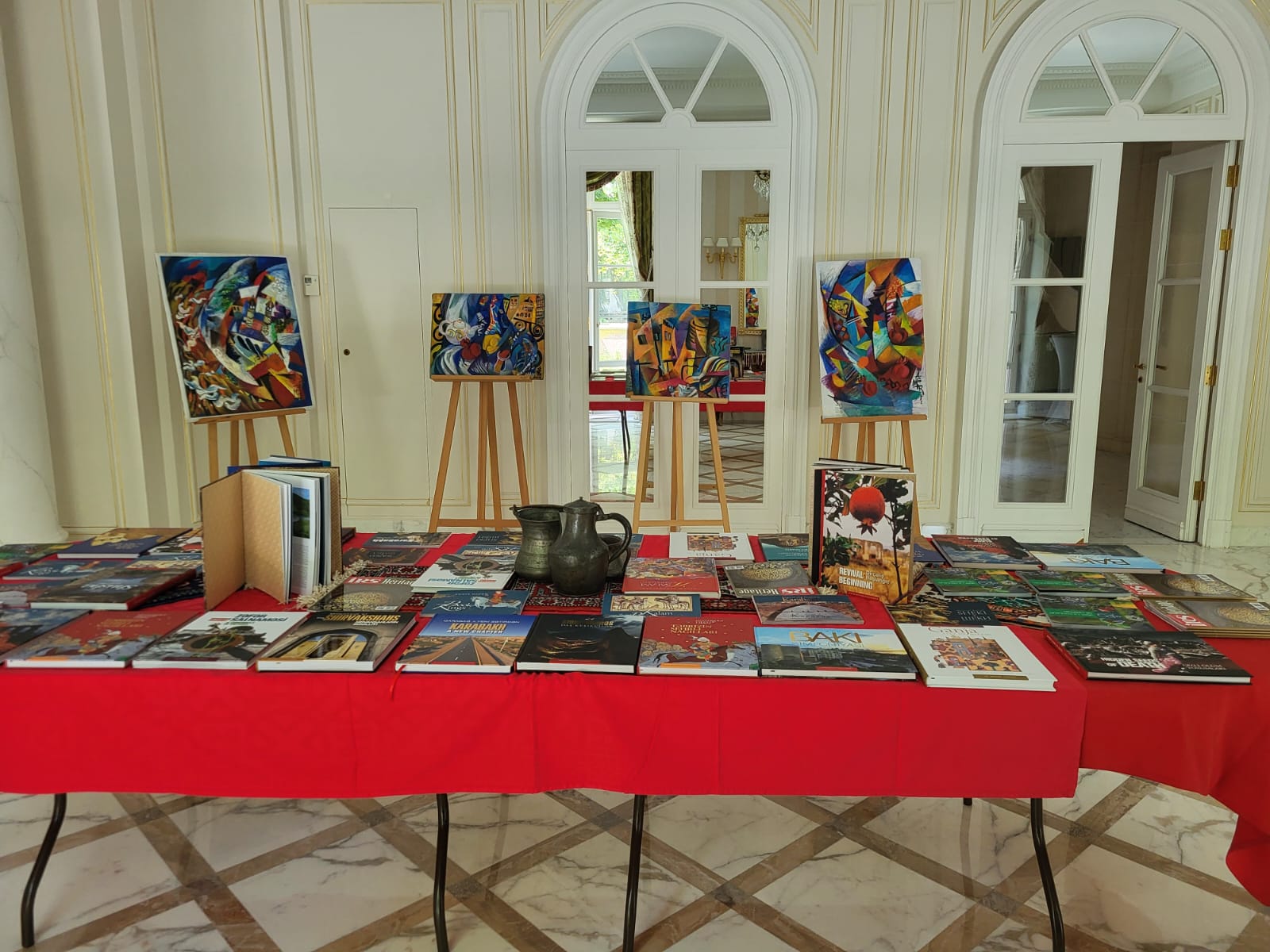 Французские пенсионеры в ритме диксиленда на презентации культурного наследия Азербайджана в Париже (ВИДЕО, ФОТО)