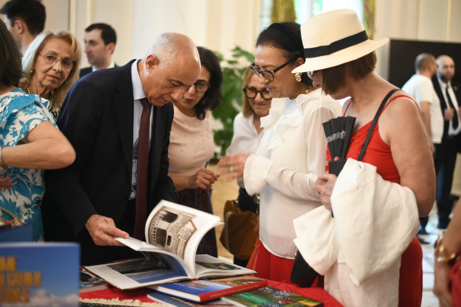 Французские пенсионеры в ритме диксиленда на презентации культурного наследия Азербайджана в Париже (ВИДЕО, ФОТО)