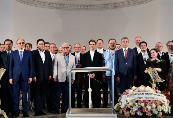 Вечер с переаншлагом в Баку! Российский оркестр выступил в знак благодарности за помощь в эвакуации из Ирана (ФОТО)