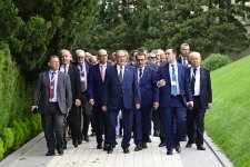 Участники 65-й пленарной сессии ПА ОЧЭС посетили Аллею почетного захоронения в Баку (ФОТО)