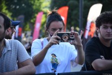 UFC на берегу Каспия: бойцы провели открытую тренировку в сердце Баку (ФОТО)