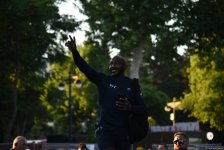 UFC на берегу Каспия: бойцы провели открытую тренировку в сердце Баку (ФОТО)