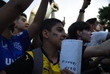 UFC на берегу Каспия: бойцы провели открытую тренировку в сердце Баку (ФОТО)