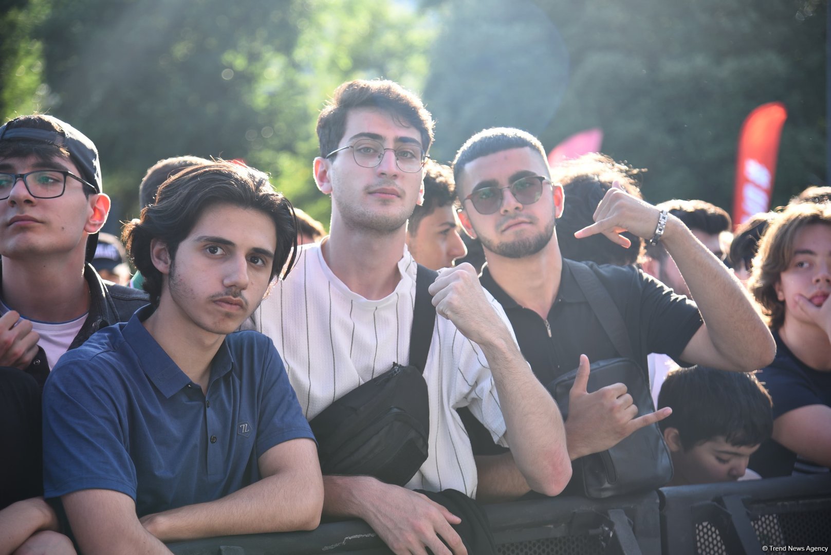 UFC на берегу Каспия: бойцы провели открытую тренировку в сердце Баку (ФОТО)