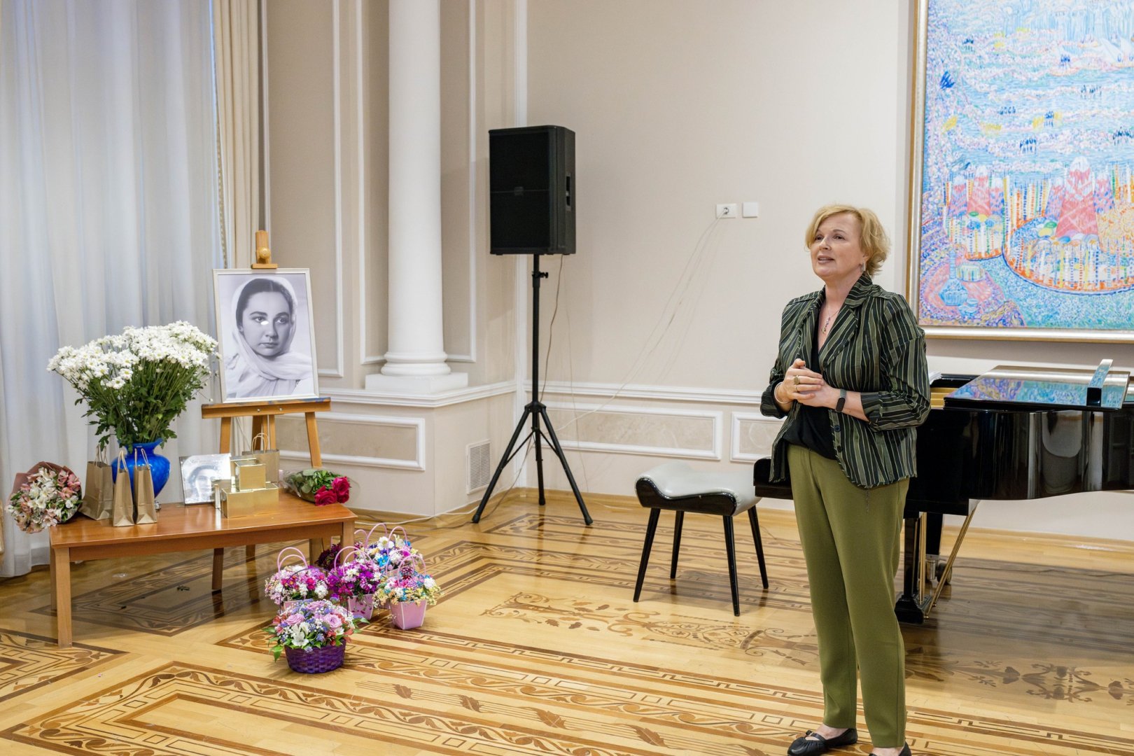 Она не искала звёзд - она их зажигала! В Баку состоялся праздник музыки и театра к 100-летию Леди Гю (ФОТО)