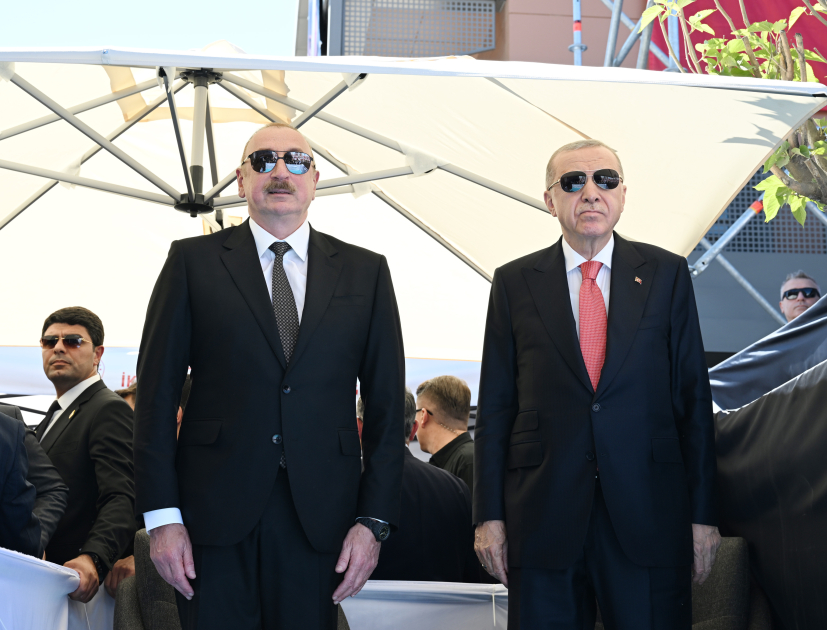 Президент Ильхам Алиев и Президент Реджеп Тайип Эрдоган приняли участие в церемонии открытия "Азербайджанского квартала" в турецком Кахраманмараше (ФОТО/ВИДЕО)