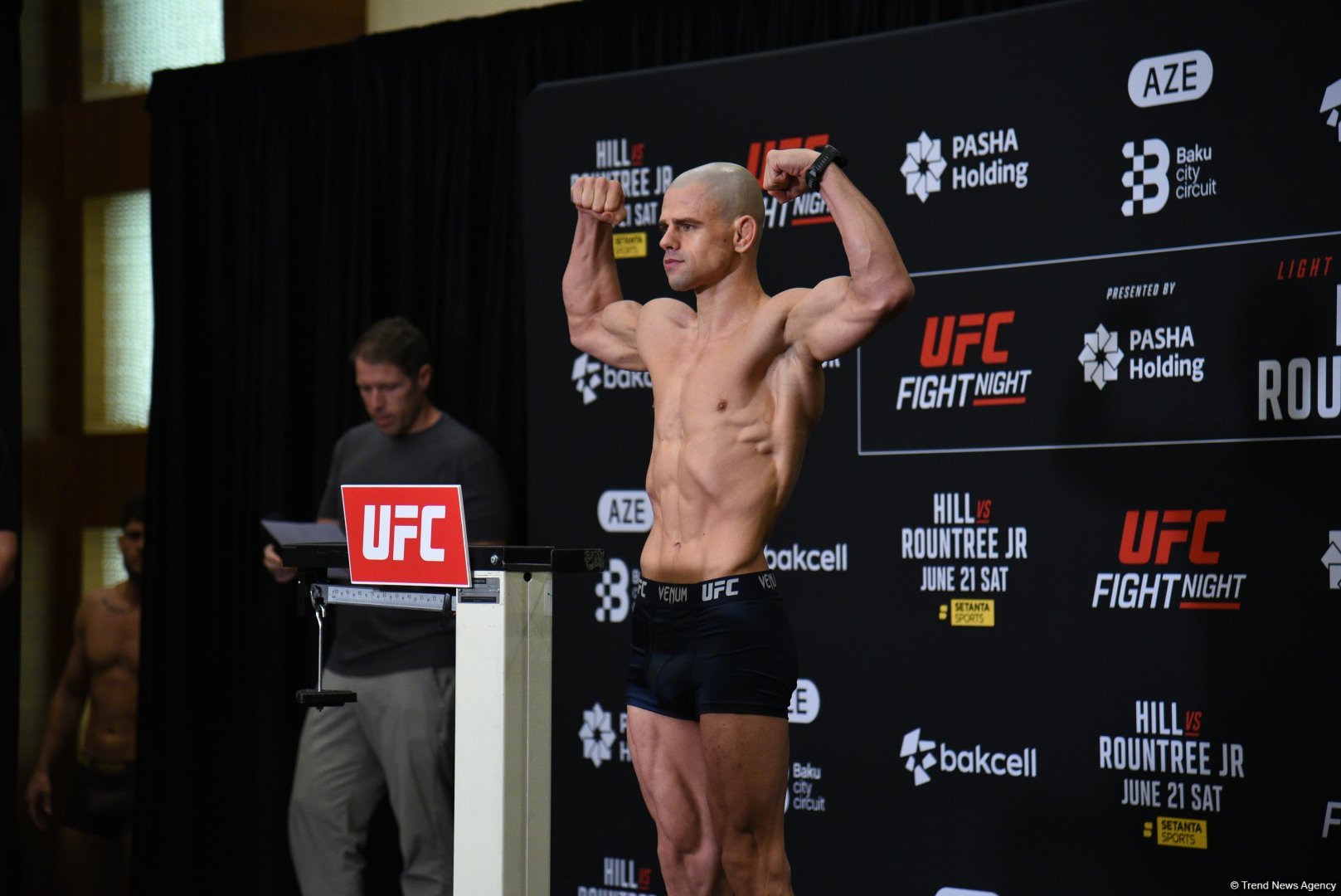 В Баку состоялась официальная церемония взвешивания участников UFC Fight Night (ФОТО)