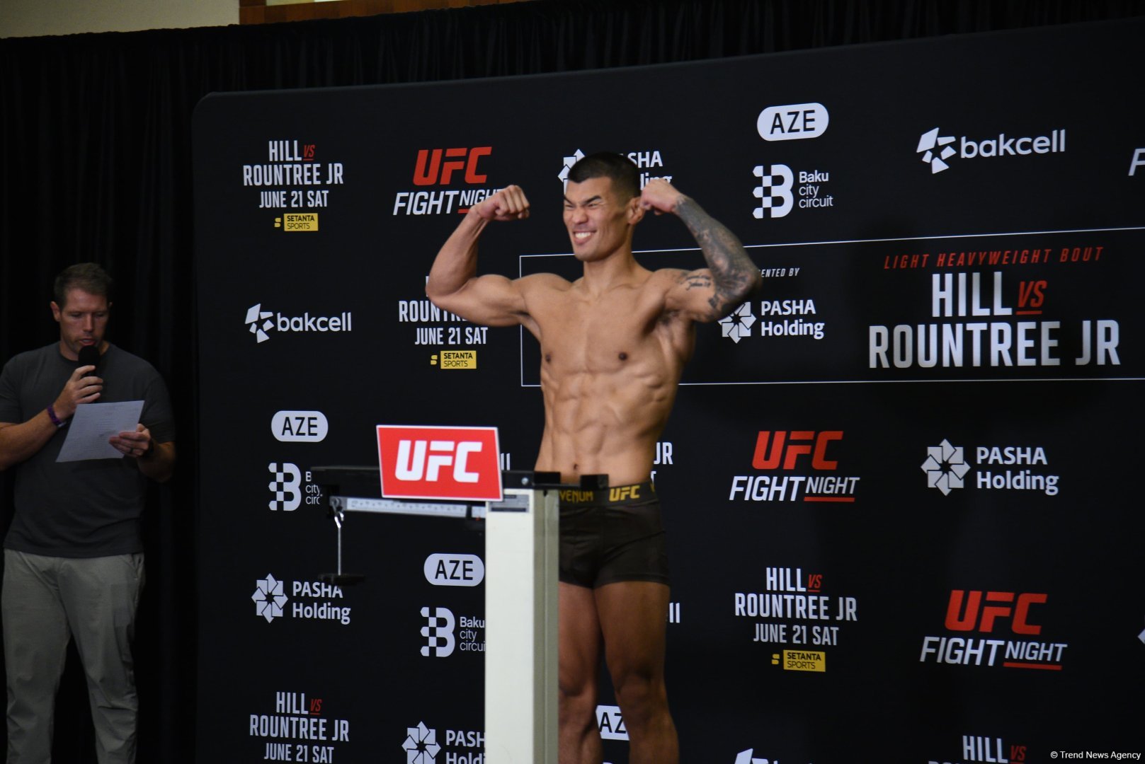 В Баку состоялась официальная церемония взвешивания участников UFC Fight Night (ФОТО)