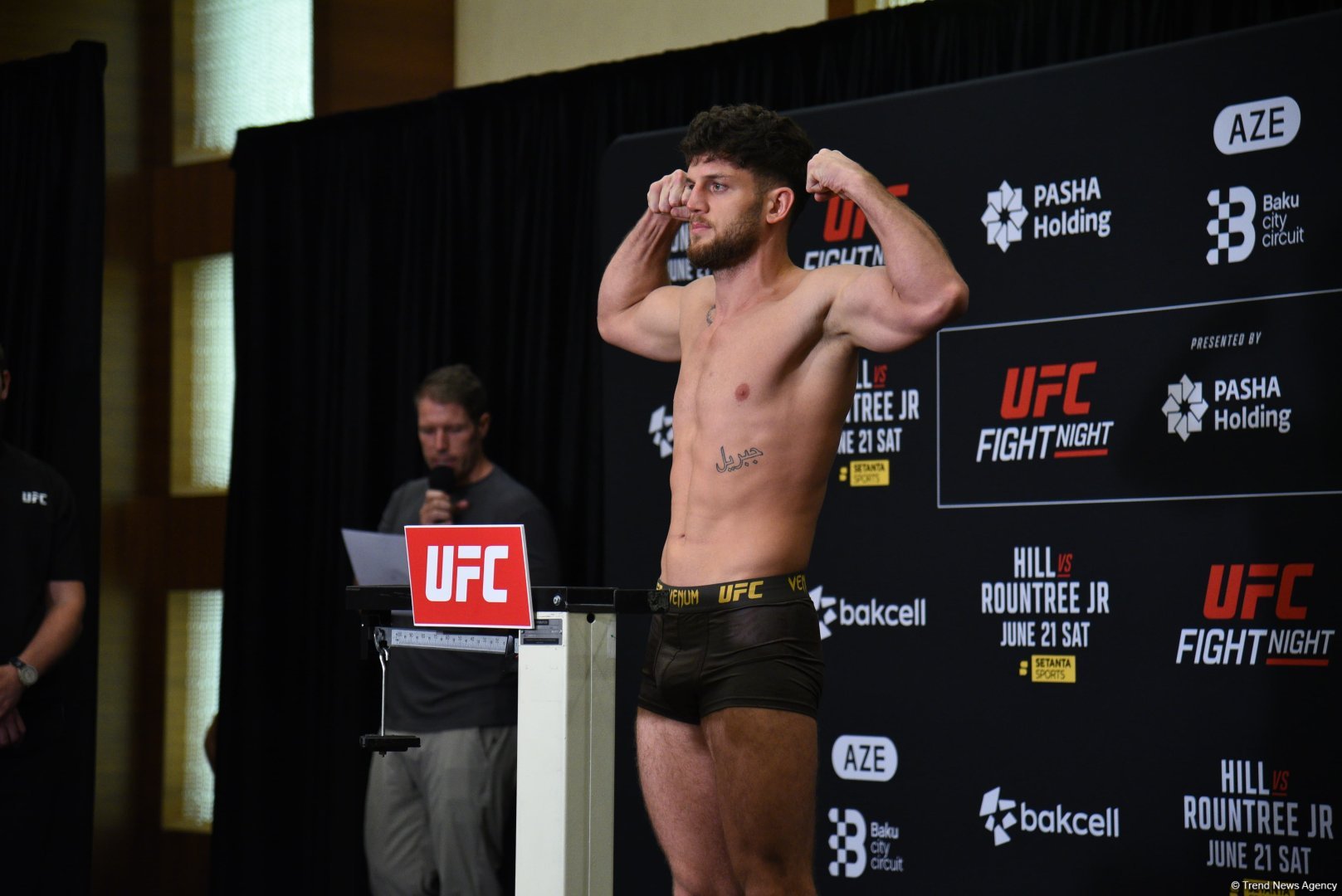 В Баку состоялась официальная церемония взвешивания участников UFC Fight Night (ФОТО)