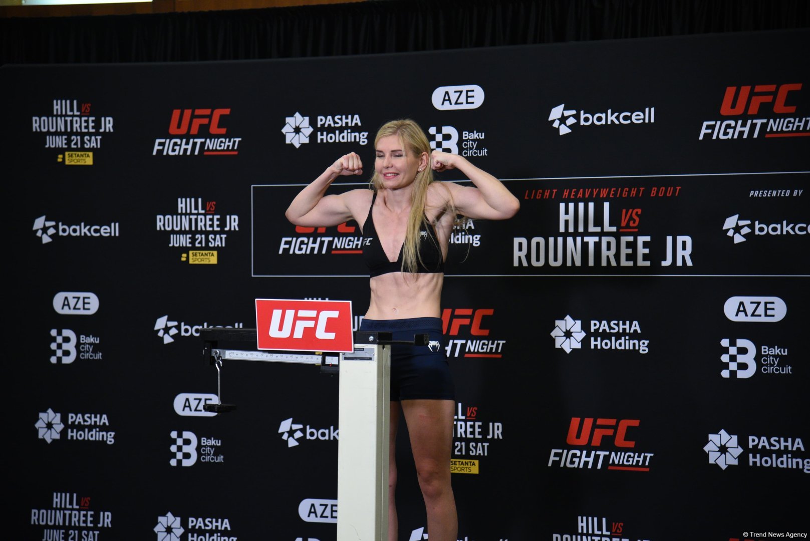 В Баку состоялась официальная церемония взвешивания участников UFC Fight Night (ФОТО)