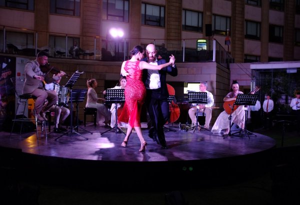 Чувственное танго под звездами Баку зажгло огонь в сердцах (ВИДЕО, ФОТО)