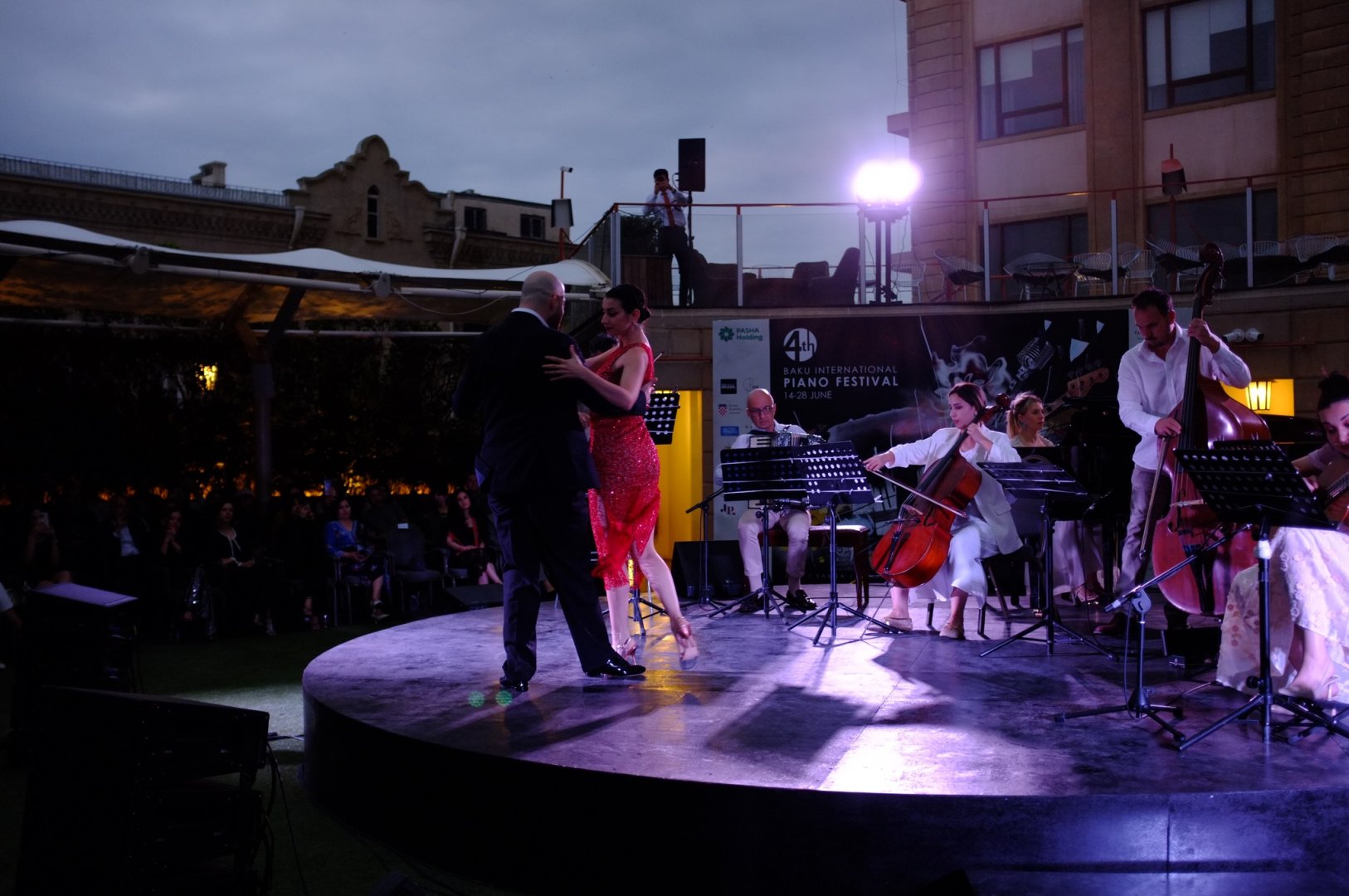 Чувственное танго под звездами Баку зажгло огонь в сердцах (ВИДЕО, ФОТО)