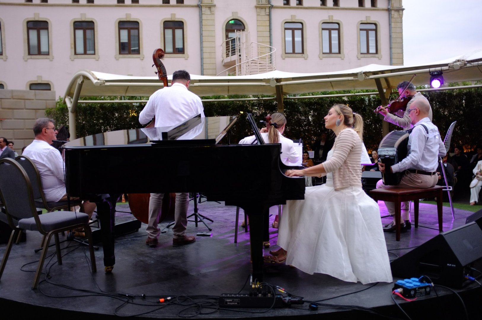 Чувственное танго под звездами Баку зажгло огонь в сердцах (ВИДЕО, ФОТО)