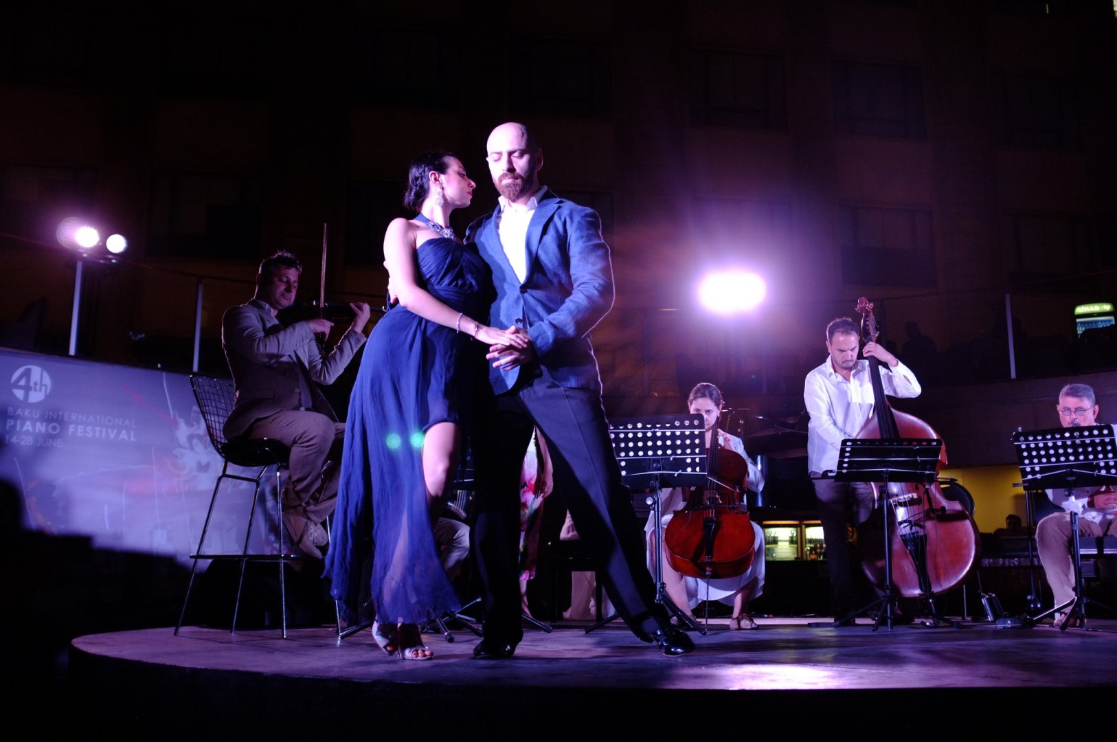 Чувственное танго под звездами Баку зажгло огонь в сердцах (ВИДЕО, ФОТО)