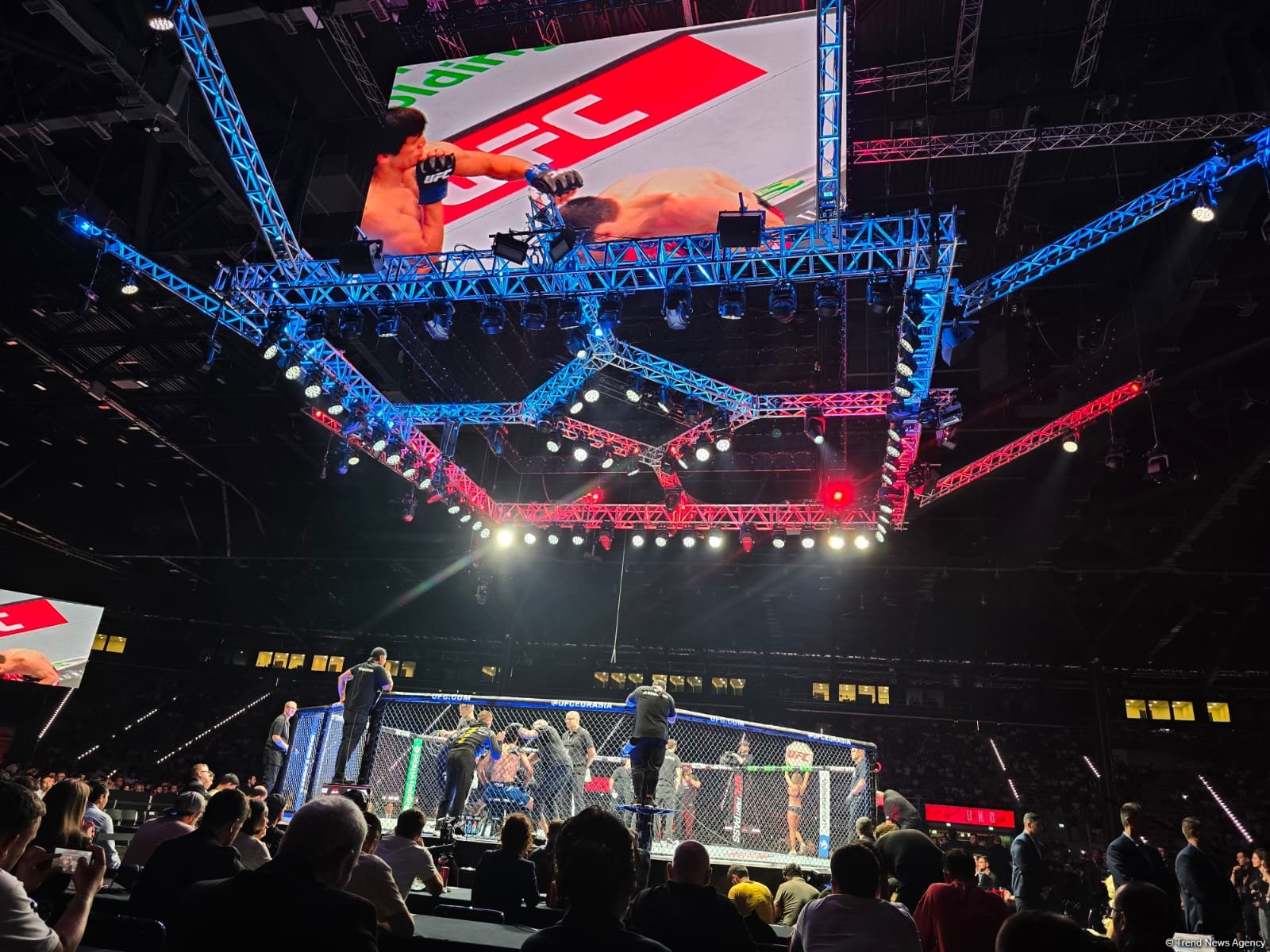 В Баку состоялось одно из самых зрелищных спортивных событий года UFC Fight Night (ФОТО)