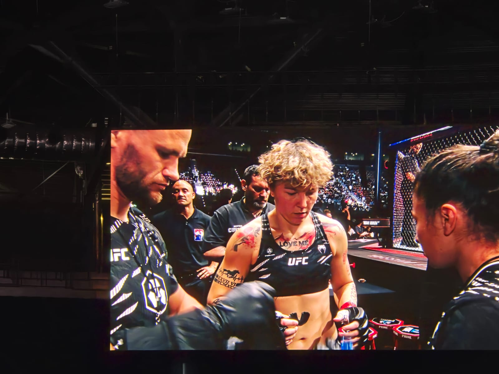 UFC Fight Night: Определилась победительница предварительного карда в полулегком  весе между бойцами из России и Польши (ФОТО)