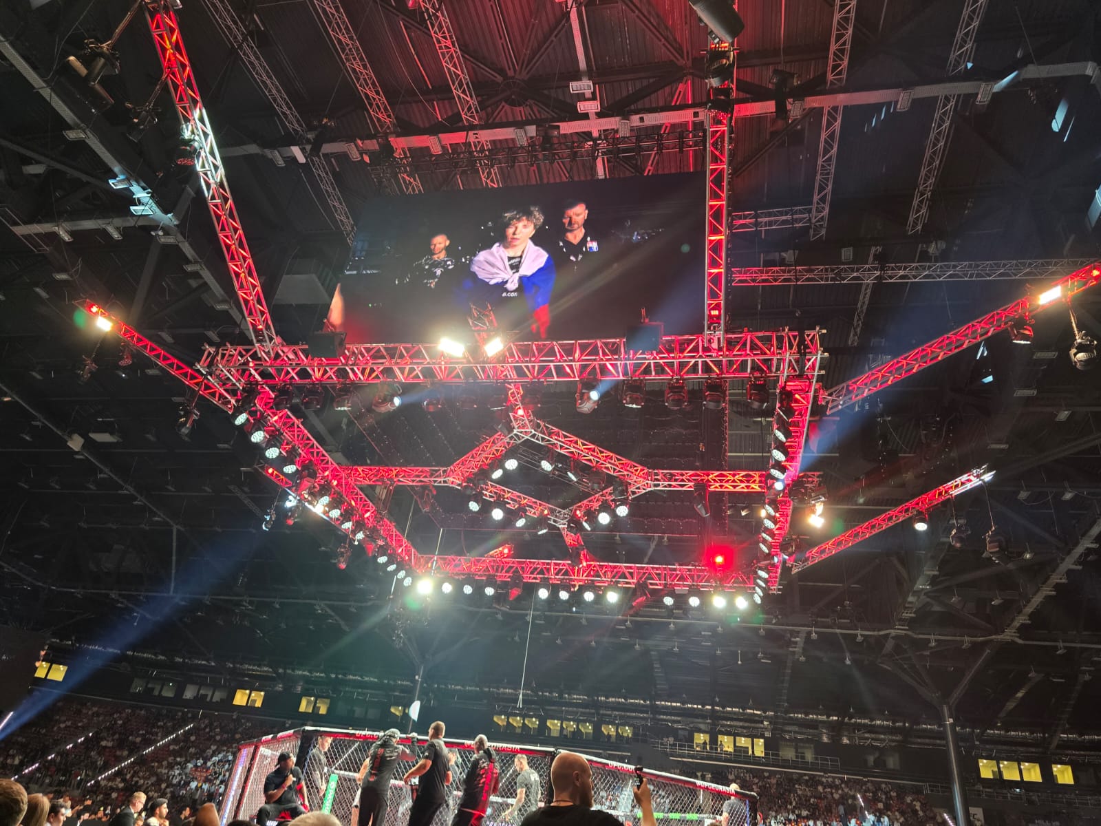 UFC Fight Night: Определилась победительница предварительного карда в полулегком  весе между бойцами из России и Польши (ФОТО)