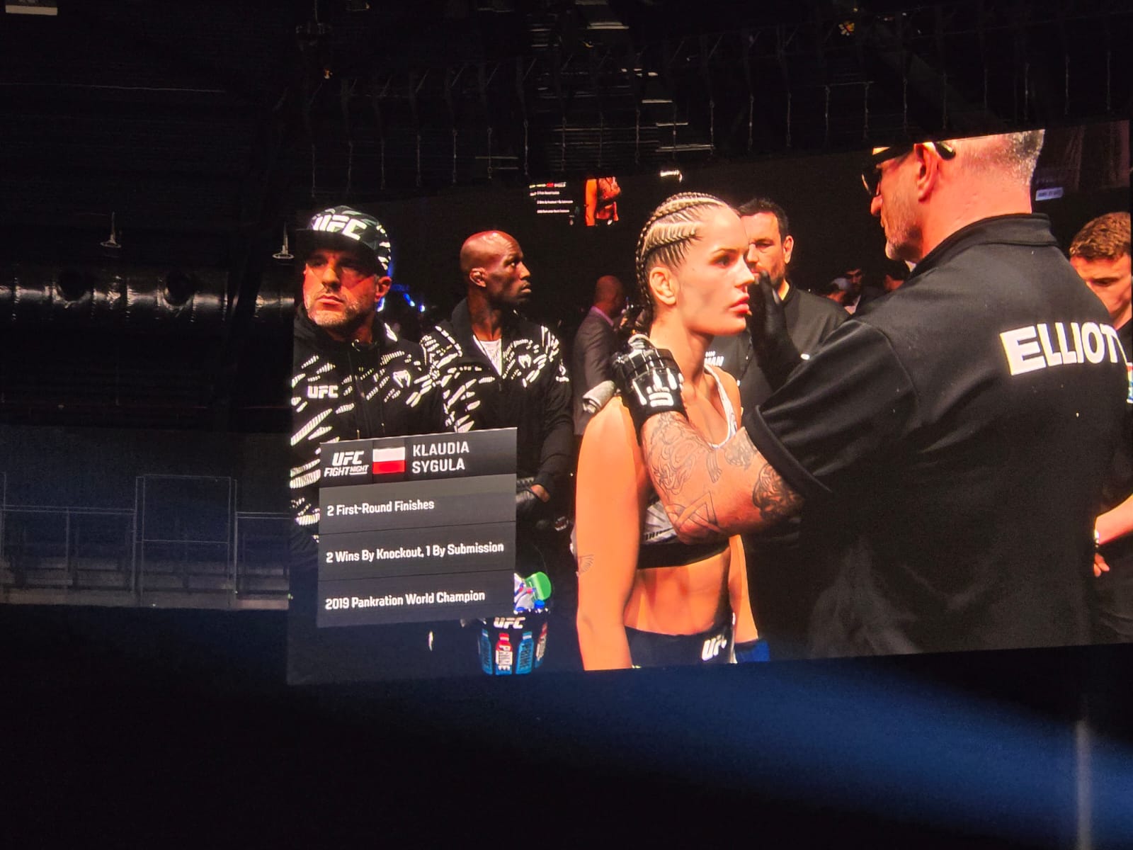 UFC Fight Night: Определилась победительница предварительного карда в полулегком  весе между бойцами из России и Польши (ФОТО)