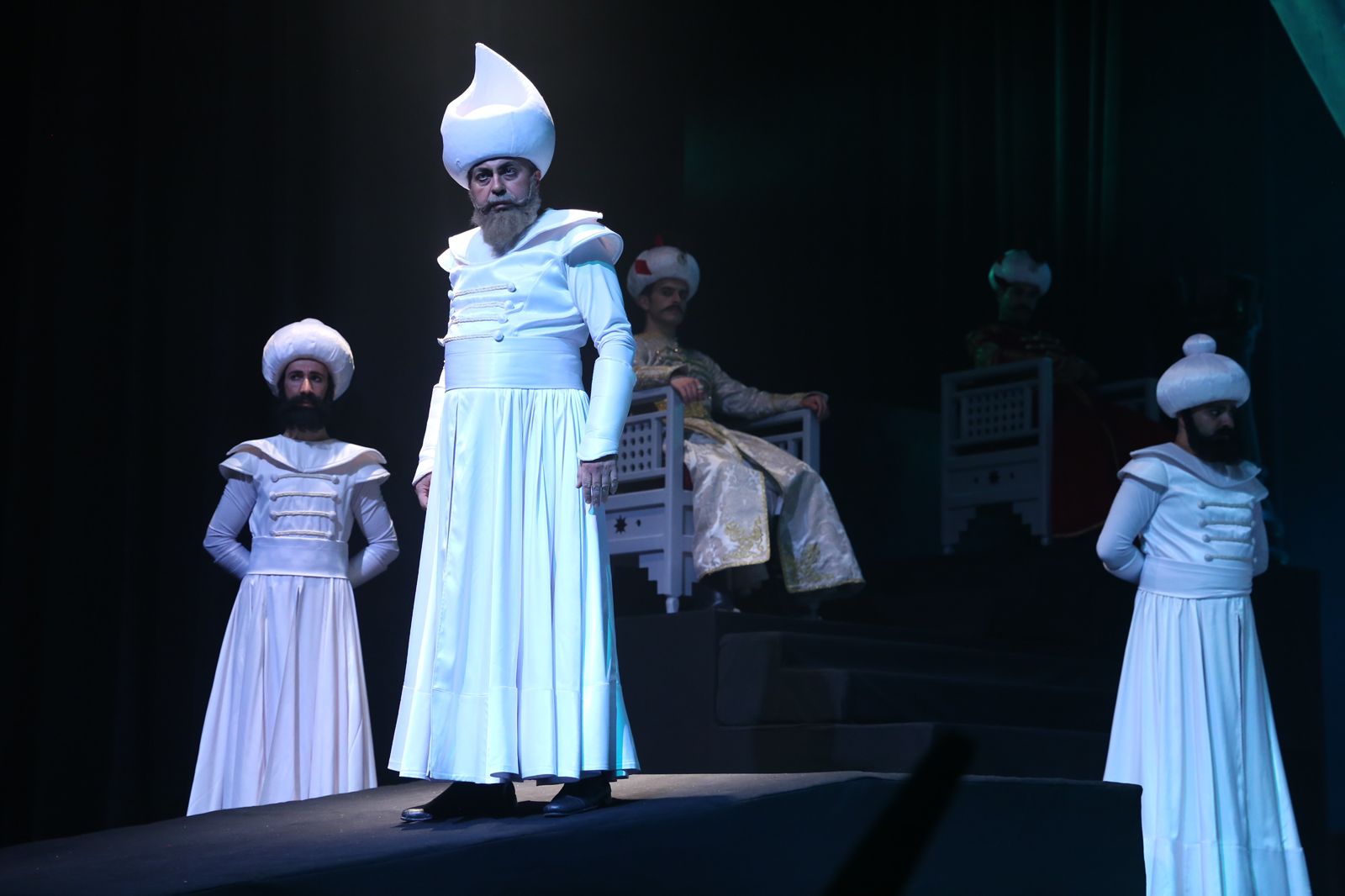 Блестящая премьера "Повествование о Шахе Аббасе" - одном из величайших правителей Сефевидской империи (ФОТО)