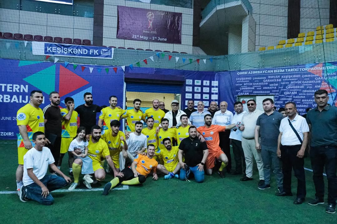 Проходит второй мини-футбольный турнир за Кубок Западного Азербайджана (ФОТО)