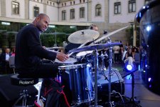 Поток эмоций с виртуозом Шаином Новрасли под открытым небом Баку - магия джаза и импровизаций (ВИДЕО, ФОТО)