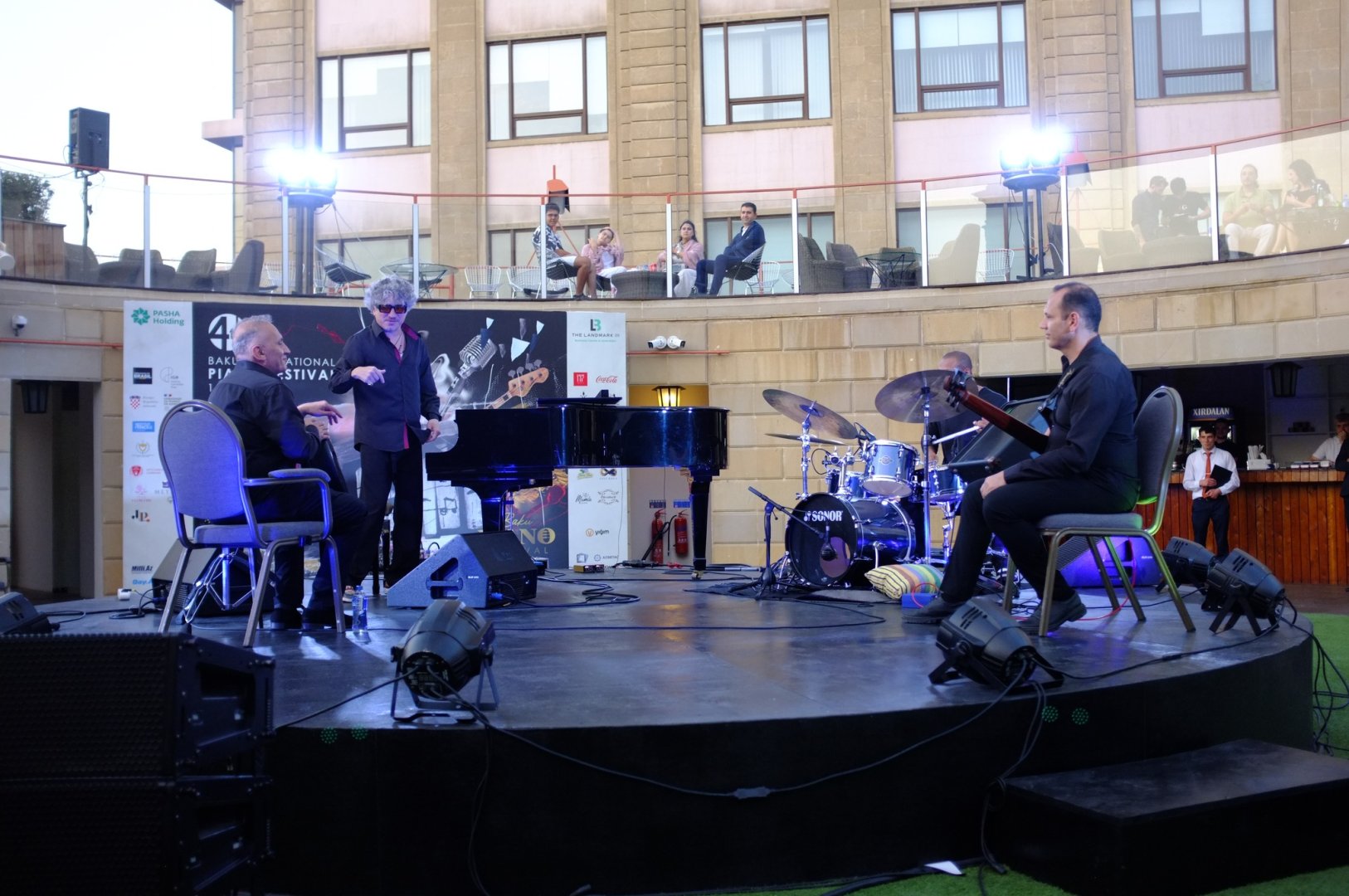 Поток эмоций с виртуозом Шаином Новрасли под открытым небом Баку - магия джаза и импровизаций (ВИДЕО, ФОТО)