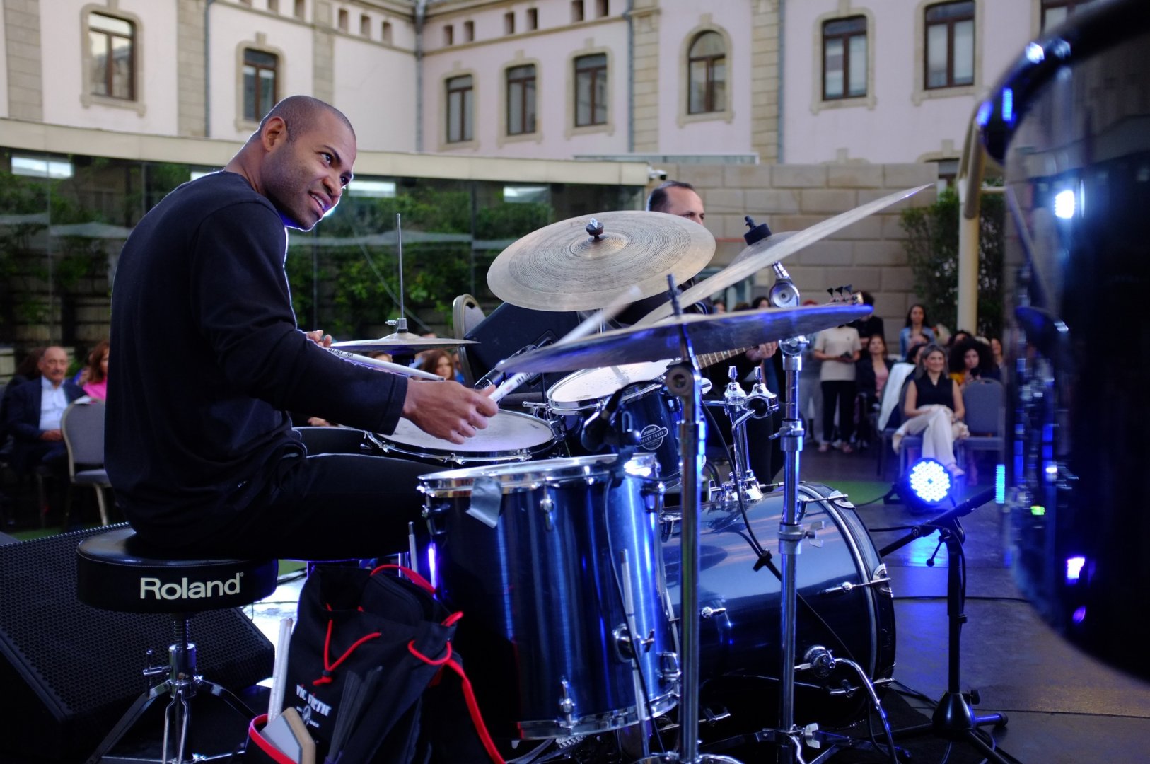 Поток эмоций с виртуозом Шаином Новрасли под открытым небом Баку - магия джаза и импровизаций (ВИДЕО, ФОТО)