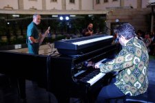 Музыкальное приключение в Баку со всемирно известным джазменом Майком дель Ферро (ВИДЕО, ФОТО)