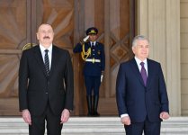 В Баку состоялась церемония официальной встречи Президента Узбекистана Шавката Мирзиёева (ФОТО/ВИДЕО)