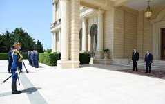 В Баку состоялась церемония официальной встречи Президента Узбекистана Шавката Мирзиёева (ФОТО/ВИДЕО)
