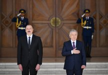 В Баку состоялась церемония официальной встречи Президента Узбекистана Шавката Мирзиёева (ФОТО/ВИДЕО)