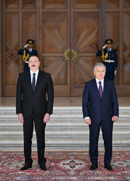 В Баку состоялась церемония официальной встречи Президента Узбекистана Шавката Мирзиёева (ФОТО/ВИДЕО)