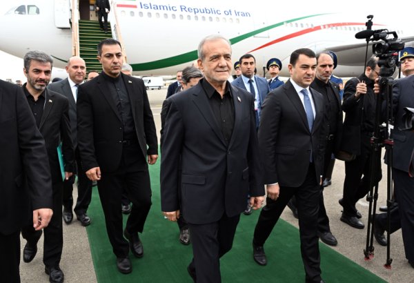 Президент Ирана Масуд Пезешкиан прибыл с визитом в Азербайджан (ФОТО)