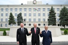 Искренняя беседа Президента Ильхама Алиева с Эрдоганом и Шахбазом Шарифом в Ханкенди (ФОТО/ВИДЕО)