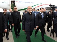 Президент Ирана Масуд Пезешкиан прибыл с визитом в Азербайджан (ФОТО)