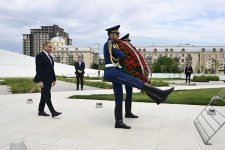 Председатель Национальной ассамблеи Пакистана посетил Парк Победы в Баку (ФОТО)