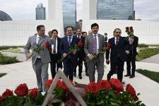 Председатель Национальной ассамблеи Пакистана посетил Парк Победы в Баку (ФОТО)