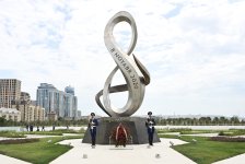 Председатель Национальной ассамблеи Пакистана посетил Парк Победы в Баку (ФОТО)