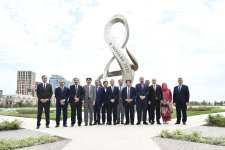 Председатель Национальной ассамблеи Пакистана посетил Парк Победы в Баку (ФОТО)